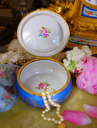 Антикварная шкатулка в стиле Limoges Box 