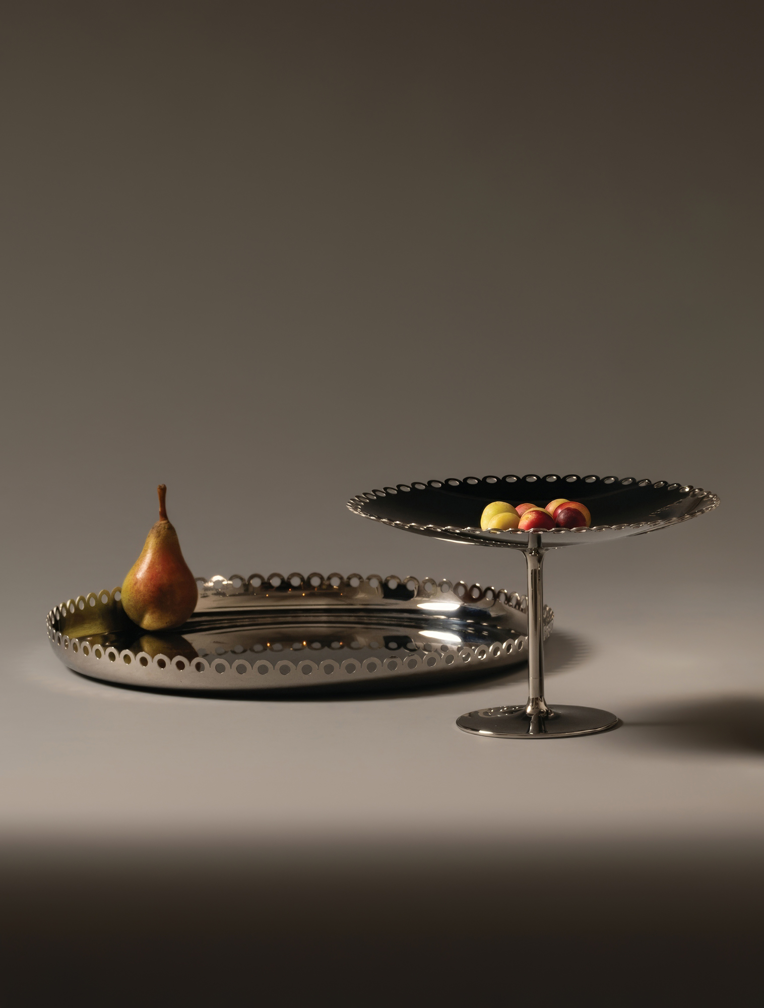 Подставка для пирожных Edges, 24 см от Alessi