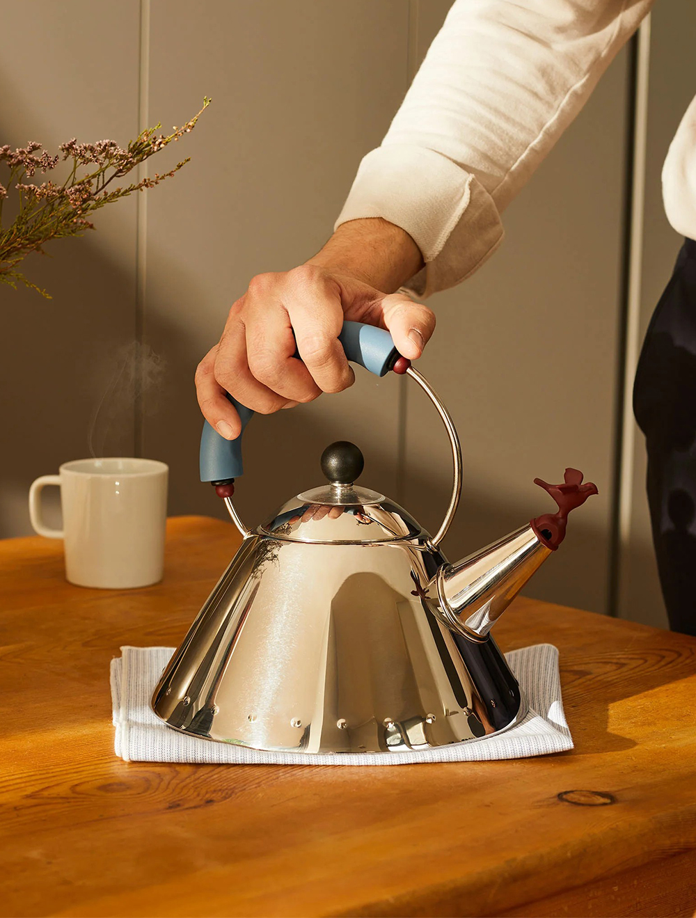 Чайник для плиты со свистком Graves, 2 л от Alessi
