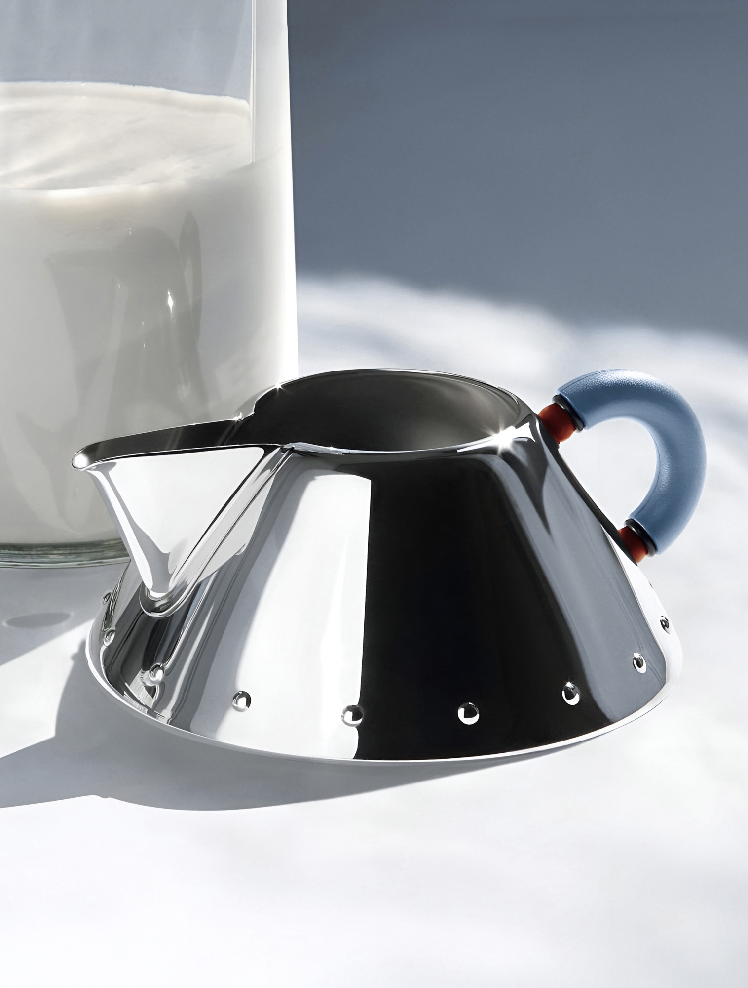 Молочник Graves, 200 мл от Alessi