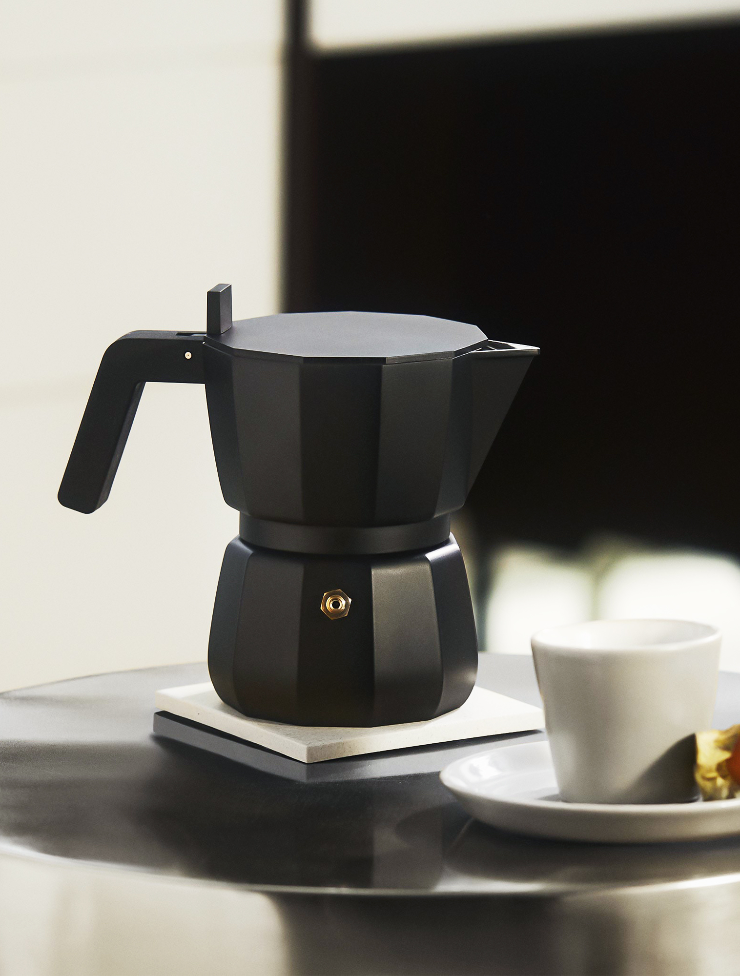 Кофеварка гейзерная на 3 чашки Moka, 150 мл от Alessi