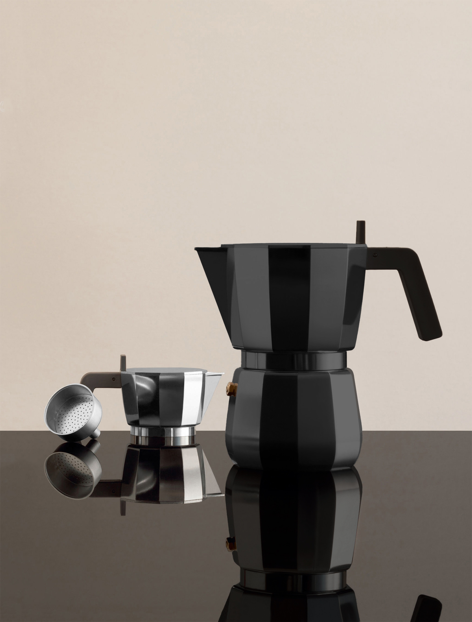 Кофеварка гейзерная на 3 чашки Moka, 150 мл от Alessi
