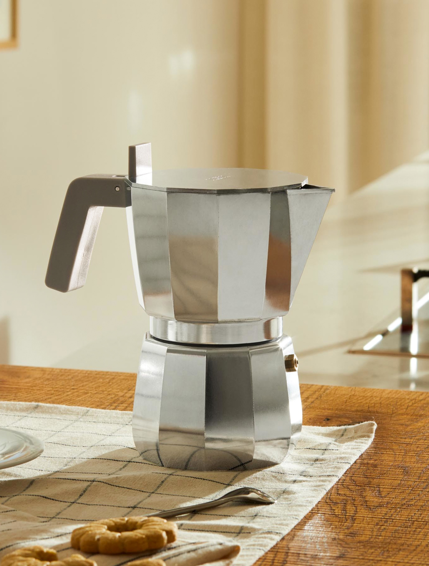 Кофеварка гейзерная на 6 чашек Moka, 300 мл