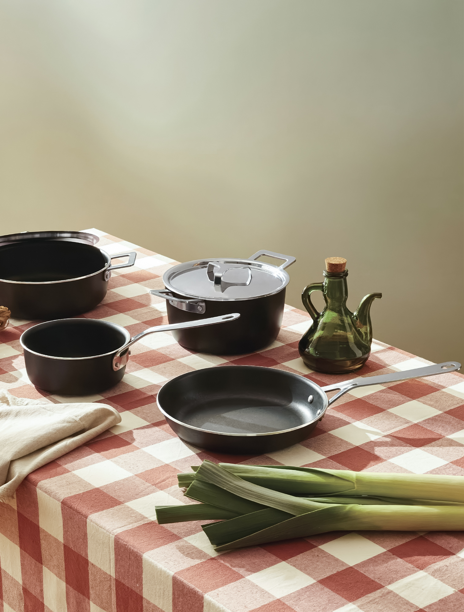 Сковорода с крышкой Pots & Pans, 24 см от Alessi