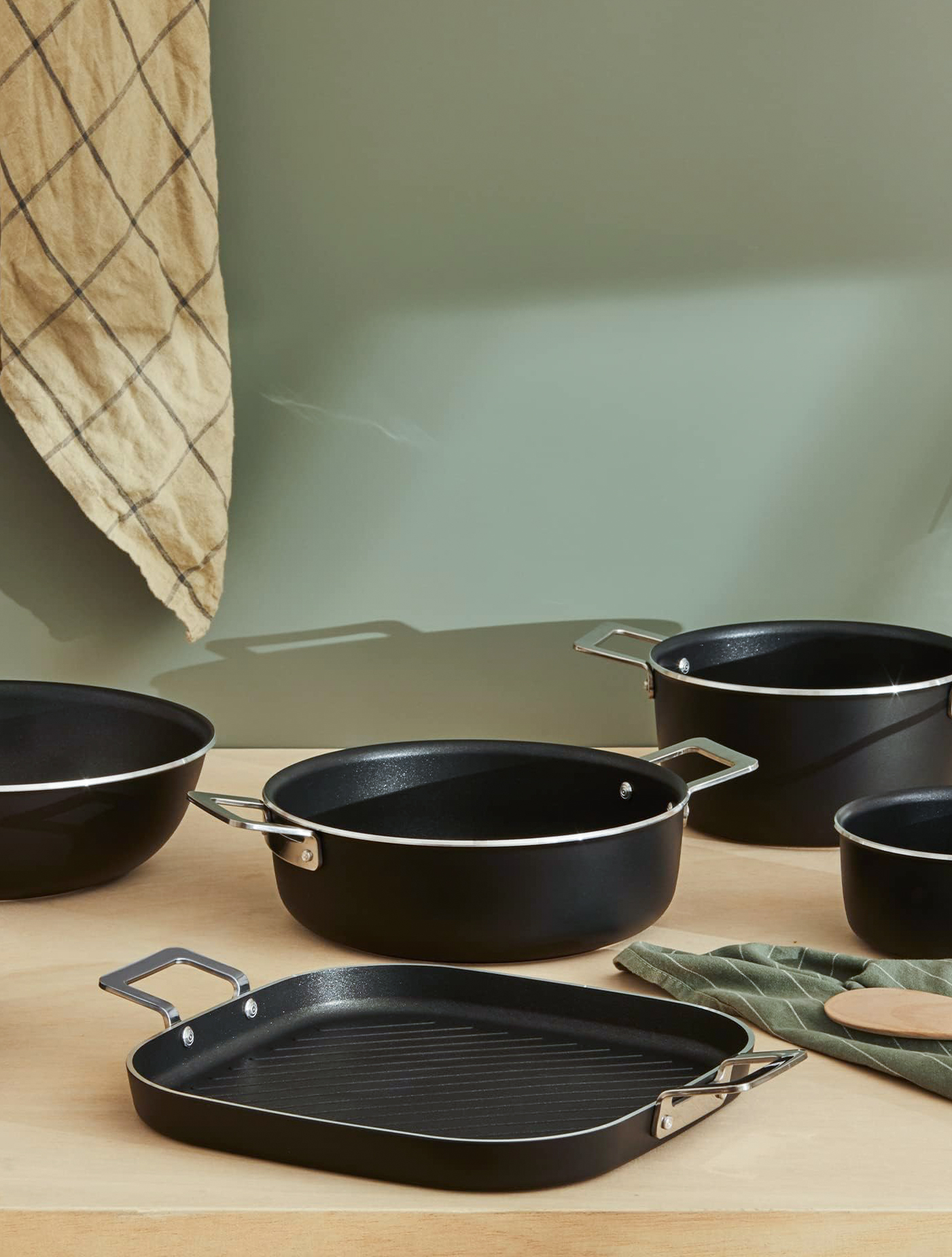 Сотейник с крышкой Pots & Pans, 24 см от Alessi
