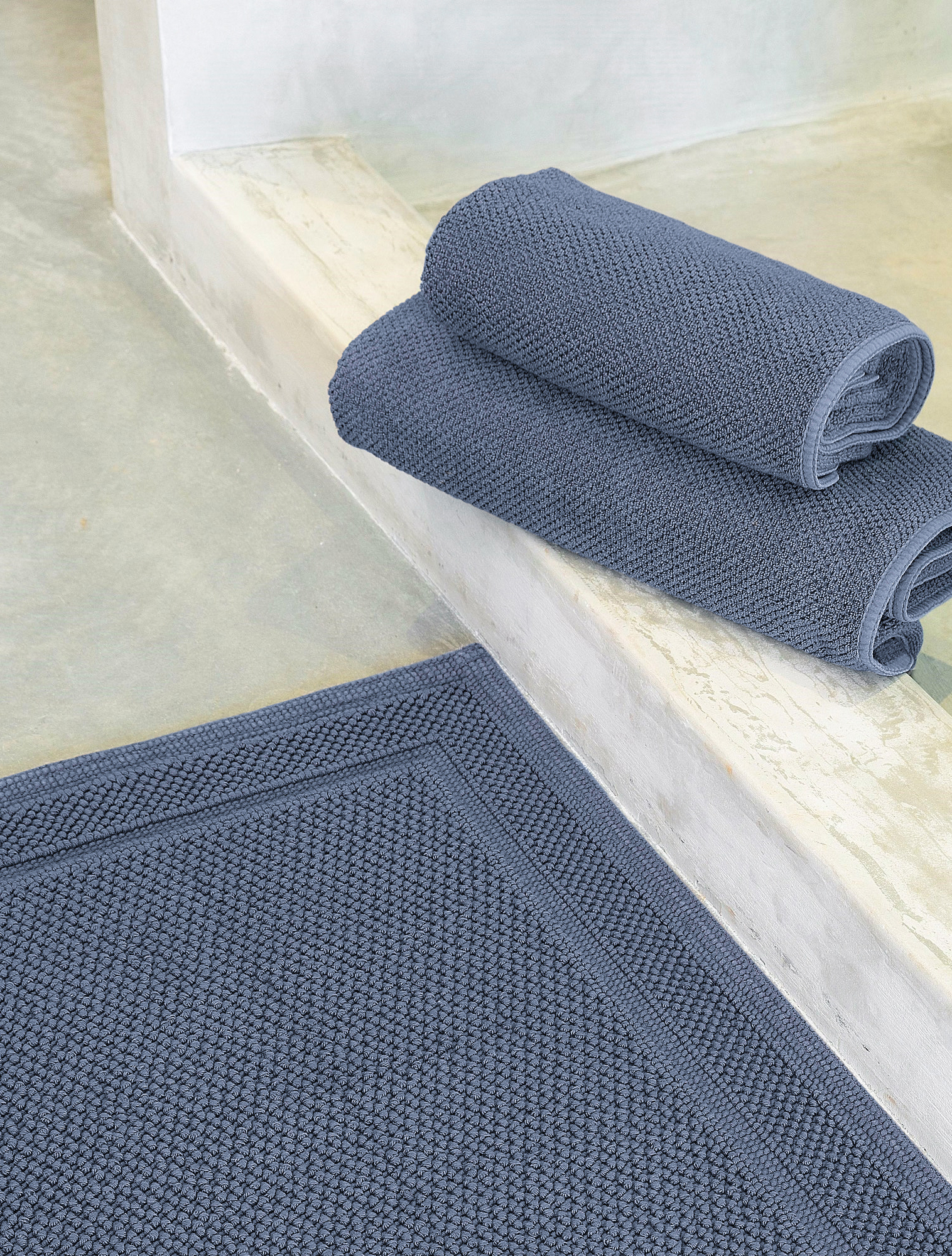 Коврик для ванной Bee Waffle Cobalt, 50x80 см от Graccioza