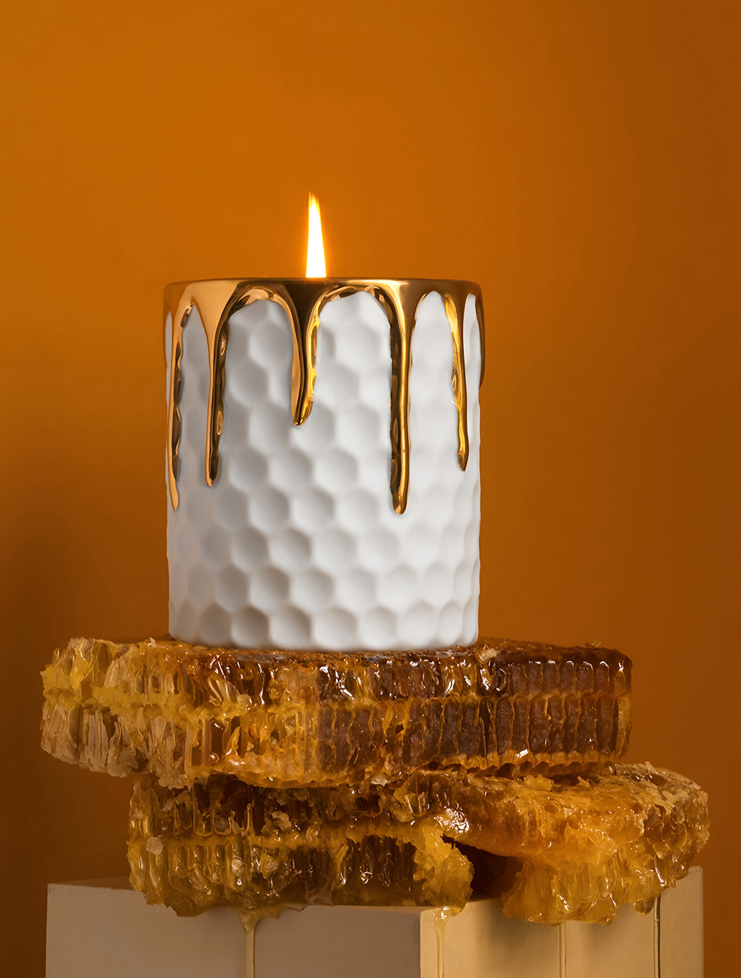 Ароматическая свеча Beehive, 13 см
