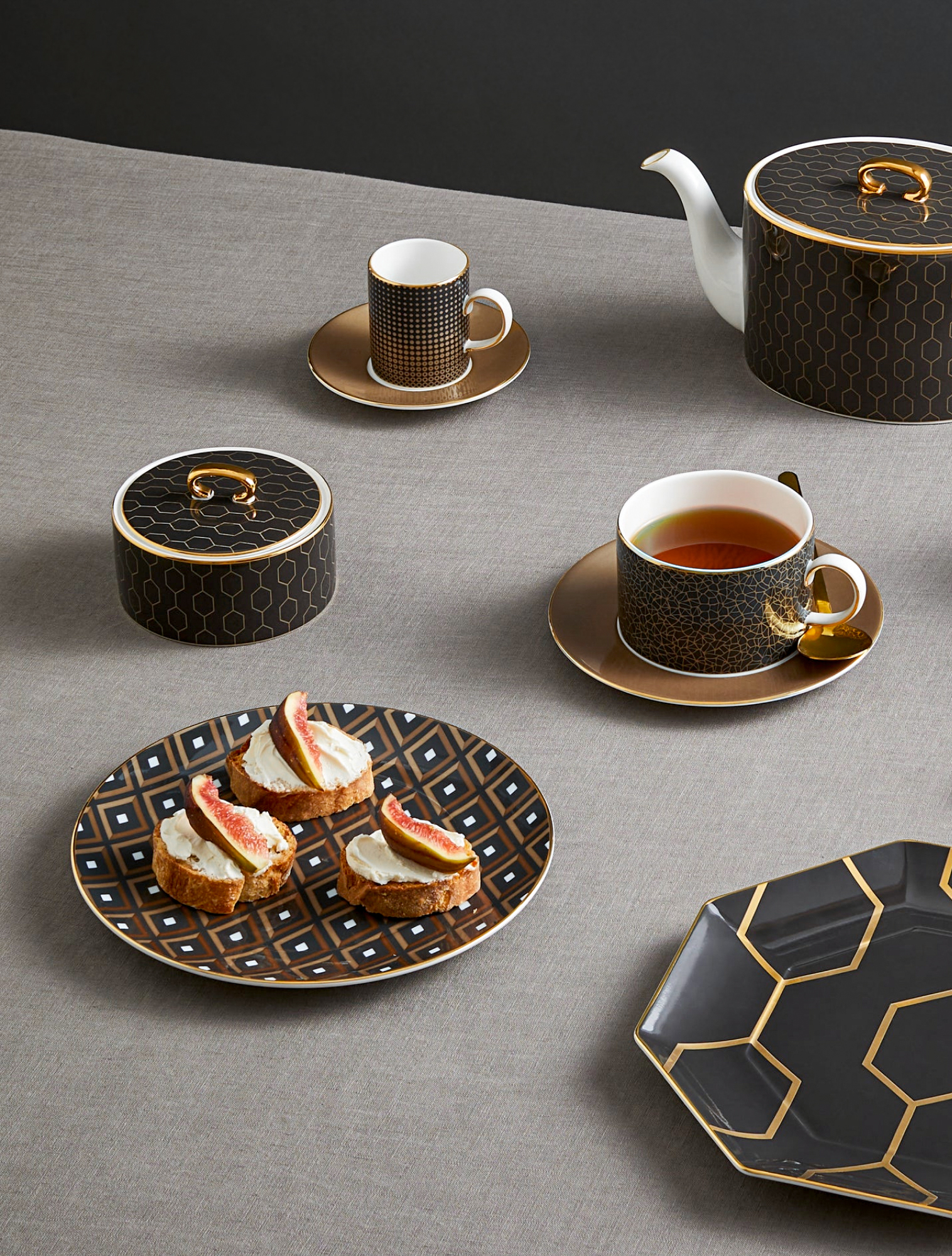 Набор из сахарницы и молочника Gio Gold (Arris) от Wedgwood